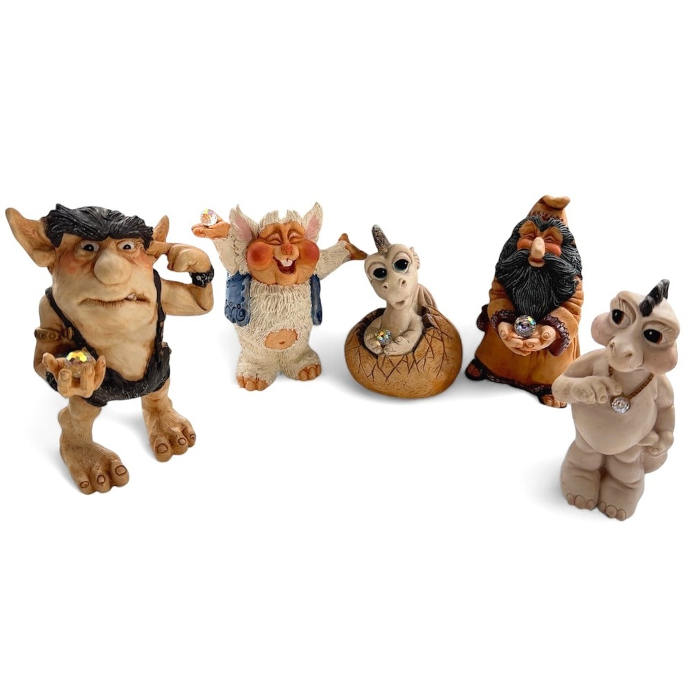 World of Krystonia Trumph‎ with Crystal Fantasy Figurine